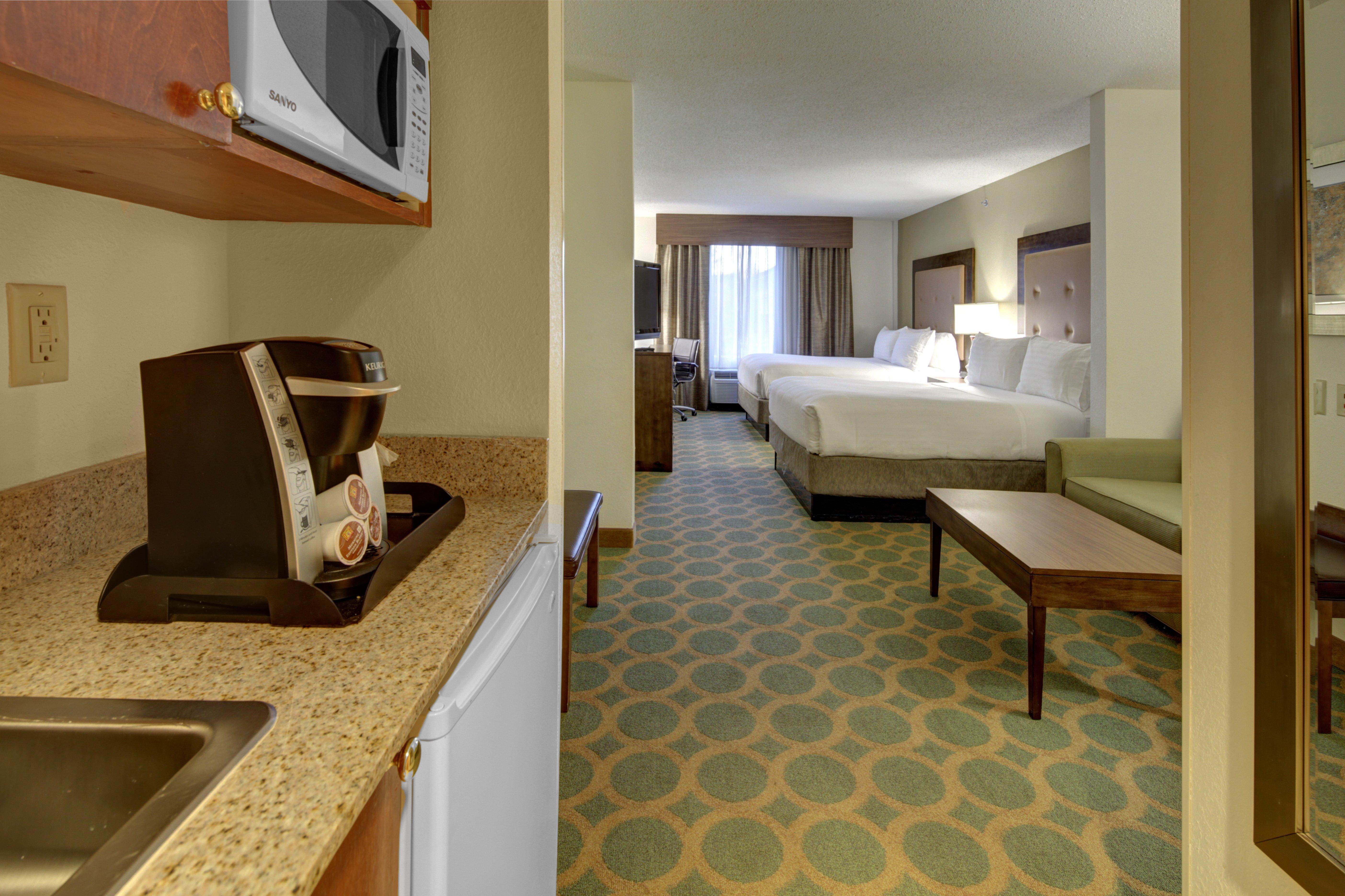 Holiday Inn Express Hotel & Suites Emporia By Ihg Ngoại thất bức ảnh