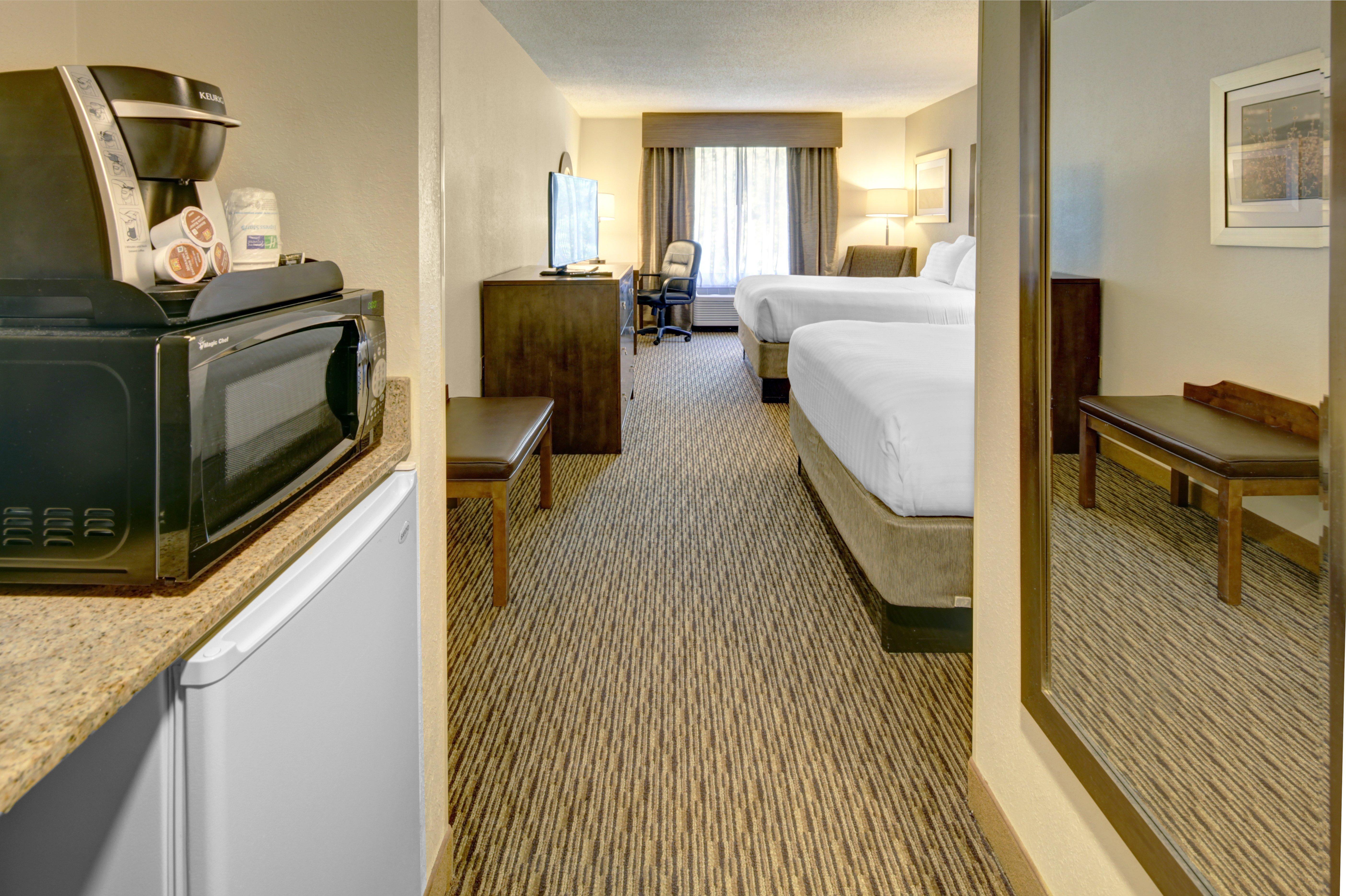 Holiday Inn Express Hotel & Suites Emporia By Ihg Ngoại thất bức ảnh