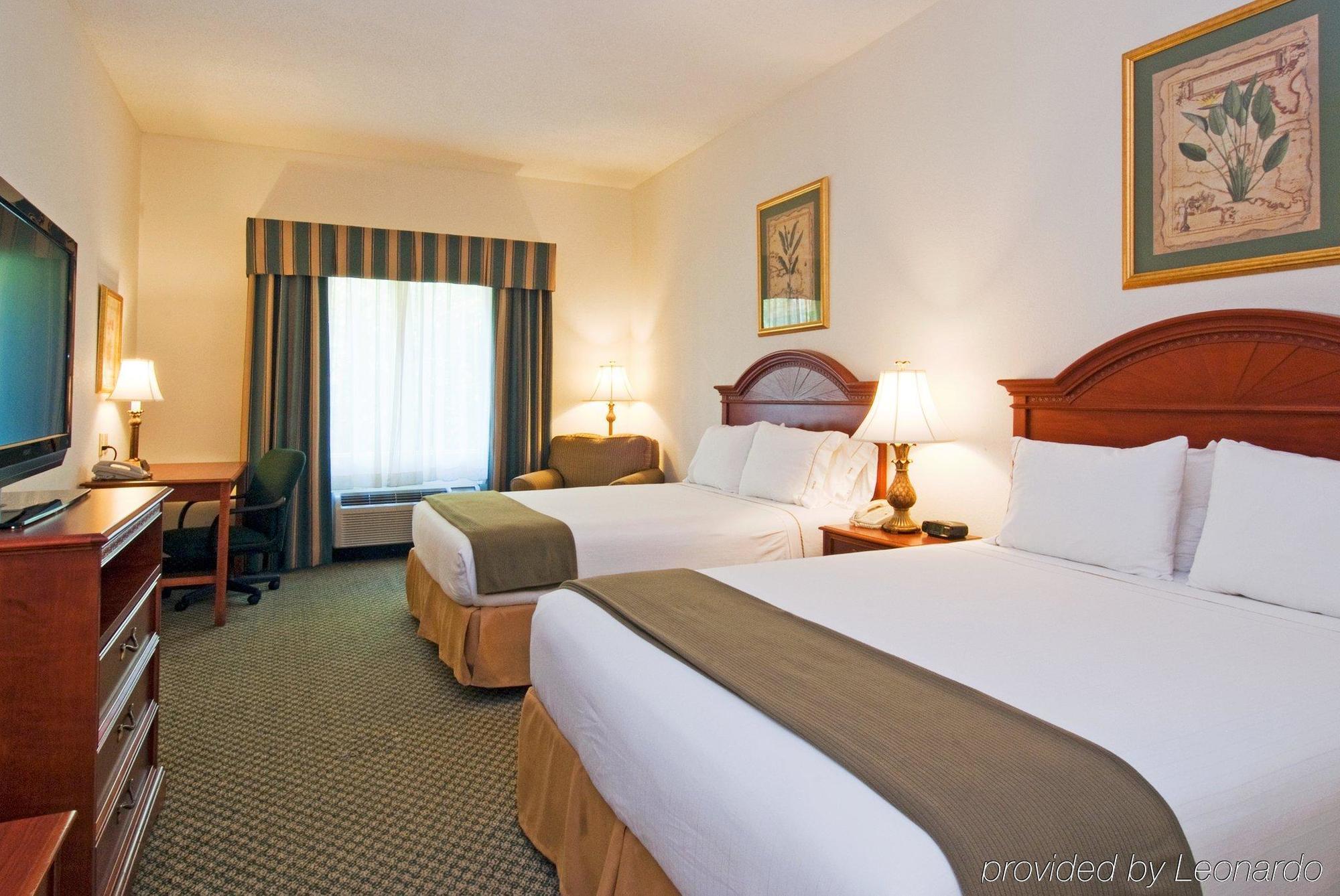 Holiday Inn Express Hotel & Suites Emporia By Ihg Phòng bức ảnh